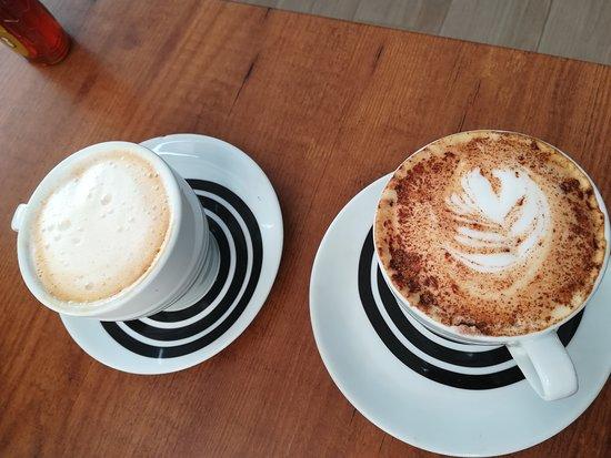 Le Petit Cafe